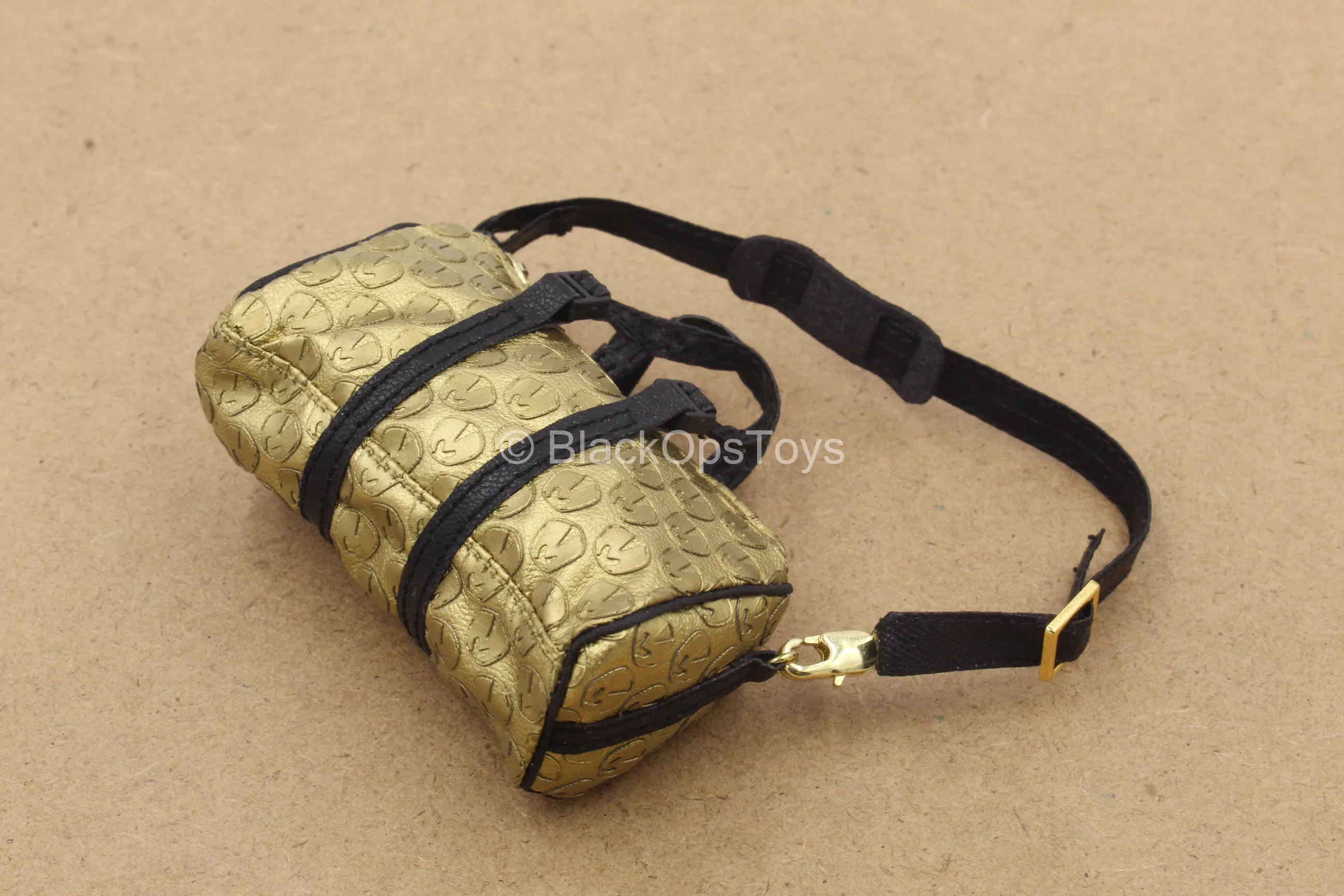 1/12 - Gomez The Roach - Gold Like Bag