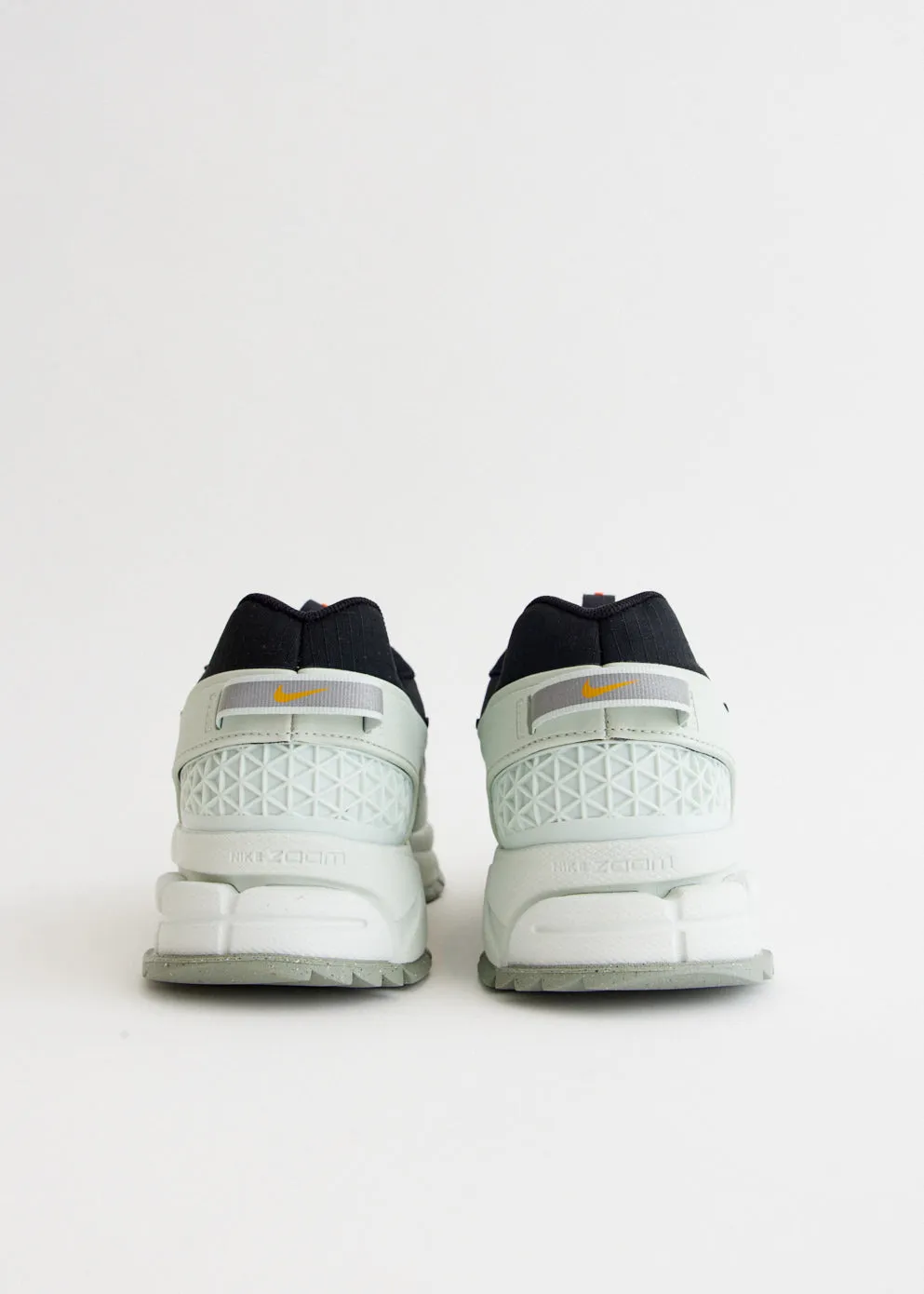 Zoom Vomero 5 Roam 'Black Light Silver' Sneakers