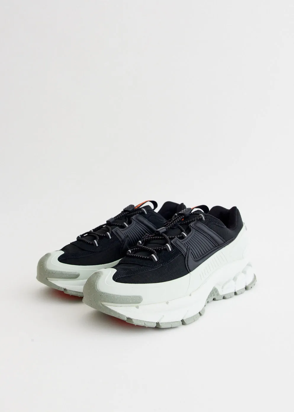 Zoom Vomero 5 Roam 'Black Light Silver' Sneakers